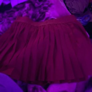 im selling a cute skirt with shorts that are underneath